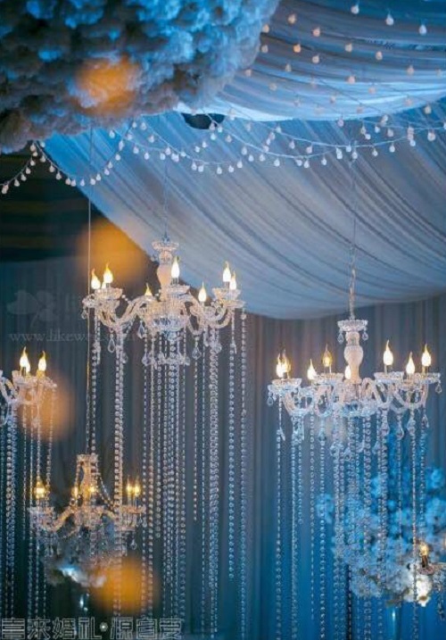 Đèn chùm nhựa trang trí đám cưới
