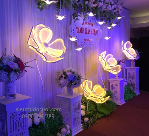 Đèn dẫn lối đám cưới hoa led đại 