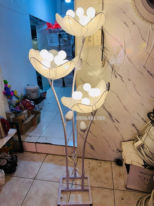 Đèn dẫn lối đám cưới hoa trà
